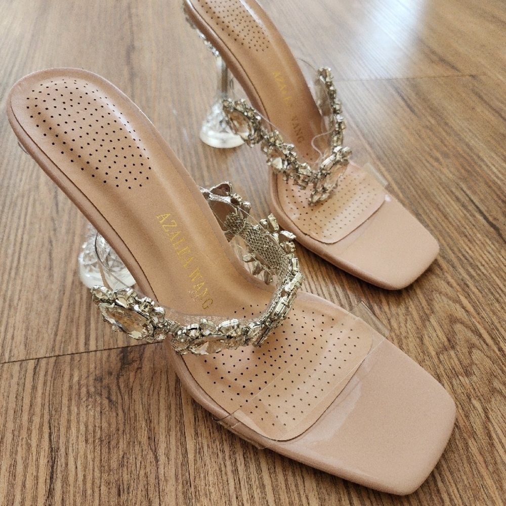 Vera Wang Nude Heels with Crystal Embellishments - Picture 12 of 13